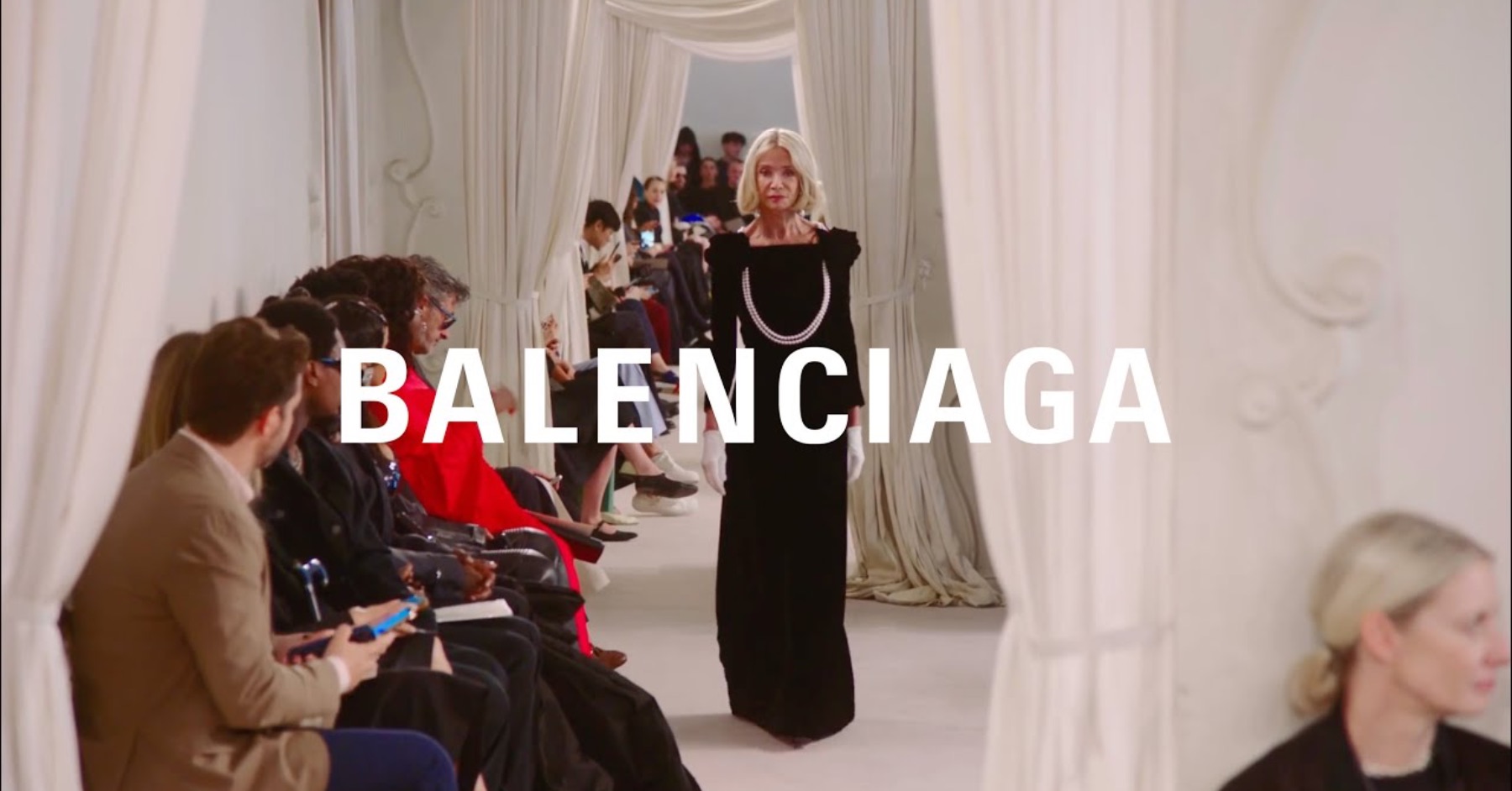 Balenciaga Haute Couture პარიზის მაღალი მოდის კვირეულზე დაბრუნდა