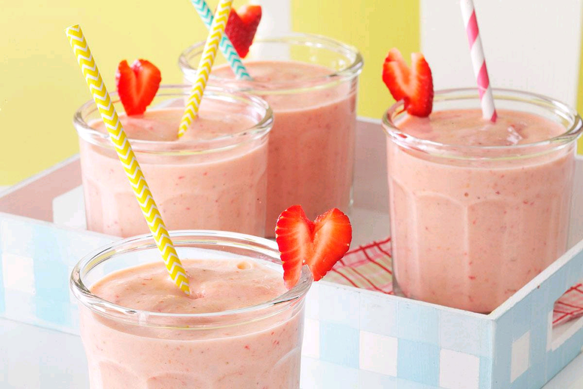 strawberry smoothie with peaches