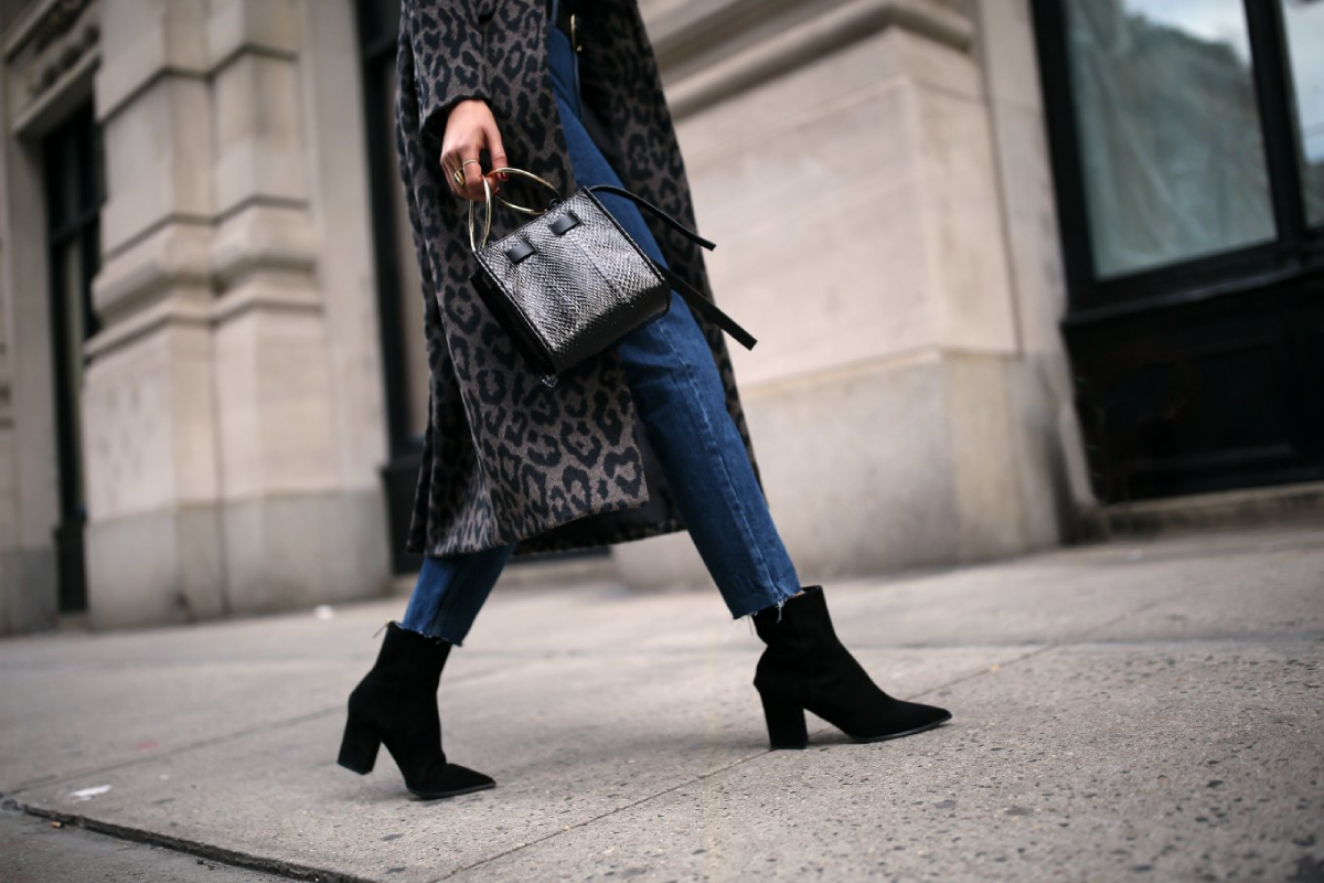 კლასიკური შავი ფეხსაცმელი, მაღალქუსლიანი, 30 წლის ქალი