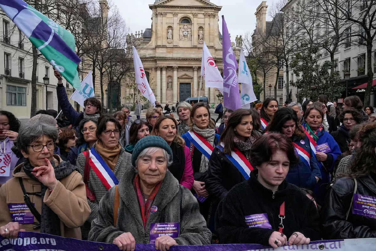 საფრანგეთი, ქალთა უფლებები, აბორტი, აბორტის უფლება, კონსტიტუციური უფლება