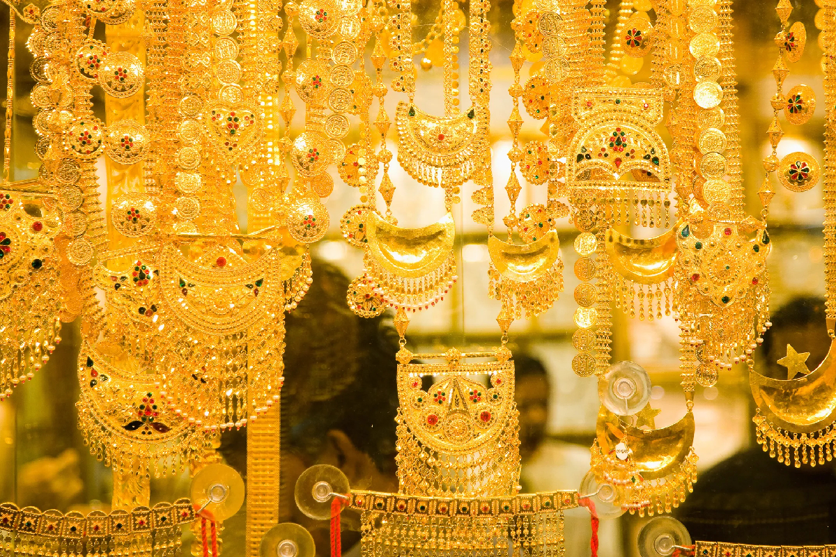 gold,luxury,dubai gold souk,dubai,emirates,
