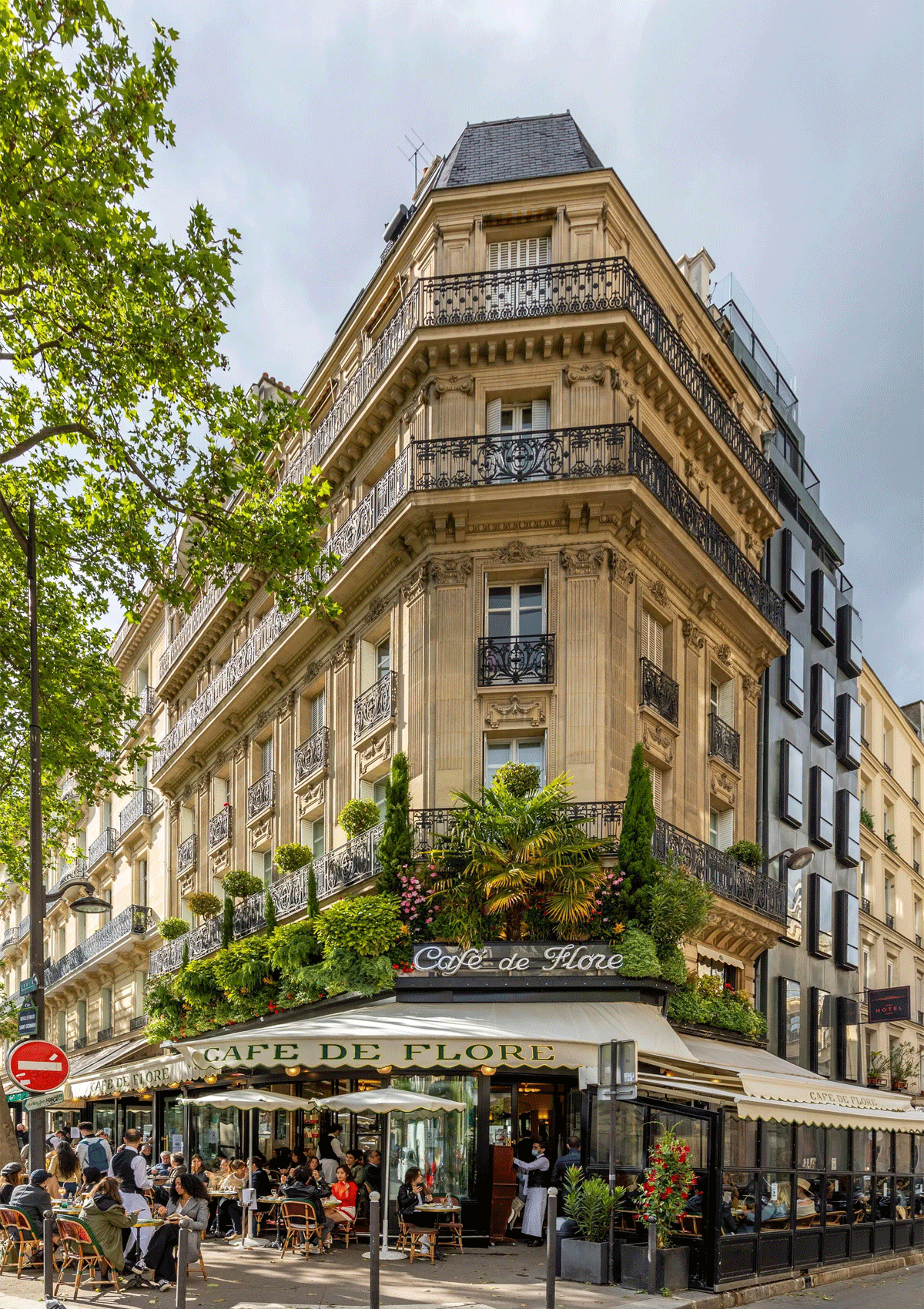 Café de Flore, Saint-Germain