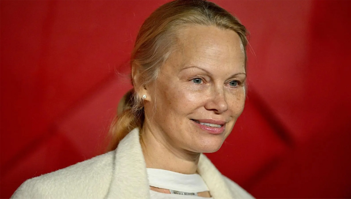 pamela anderson, პამელა