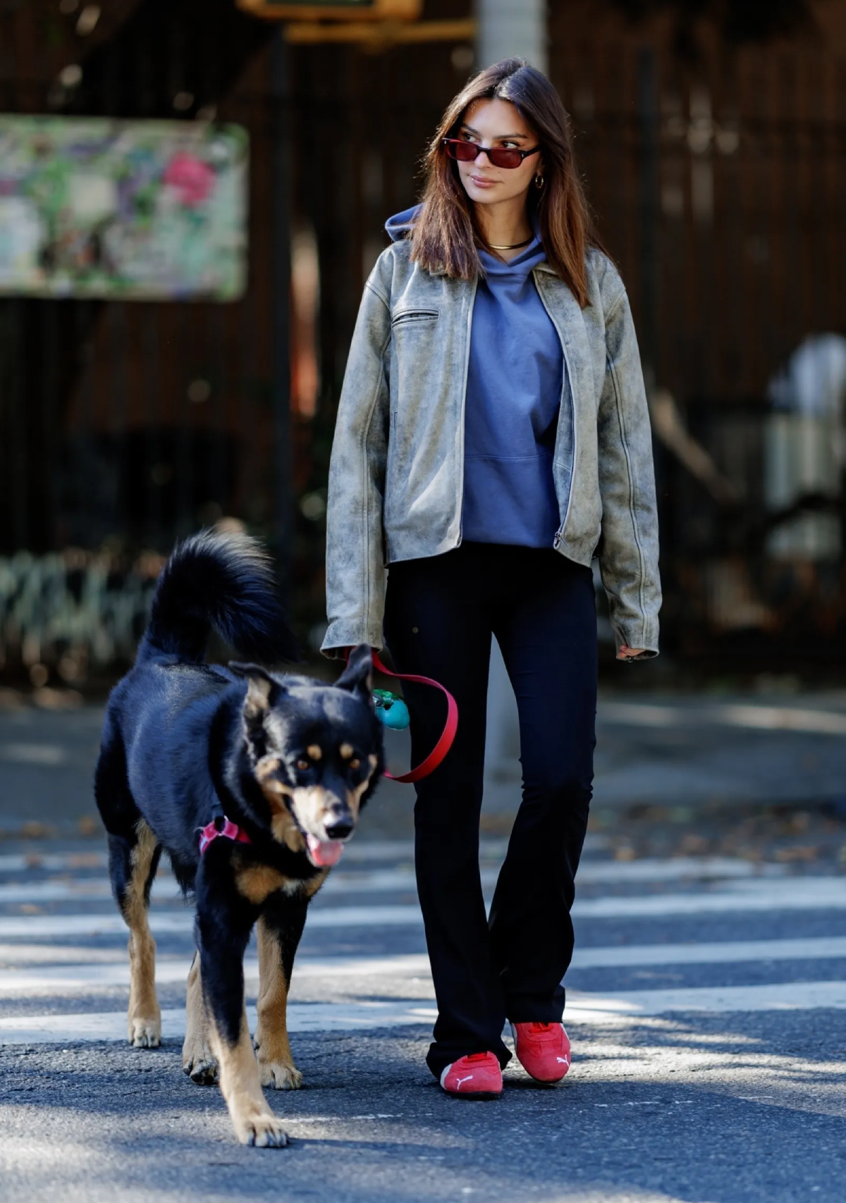 emily ratajkowski, suede trainers, suede trainers Puma