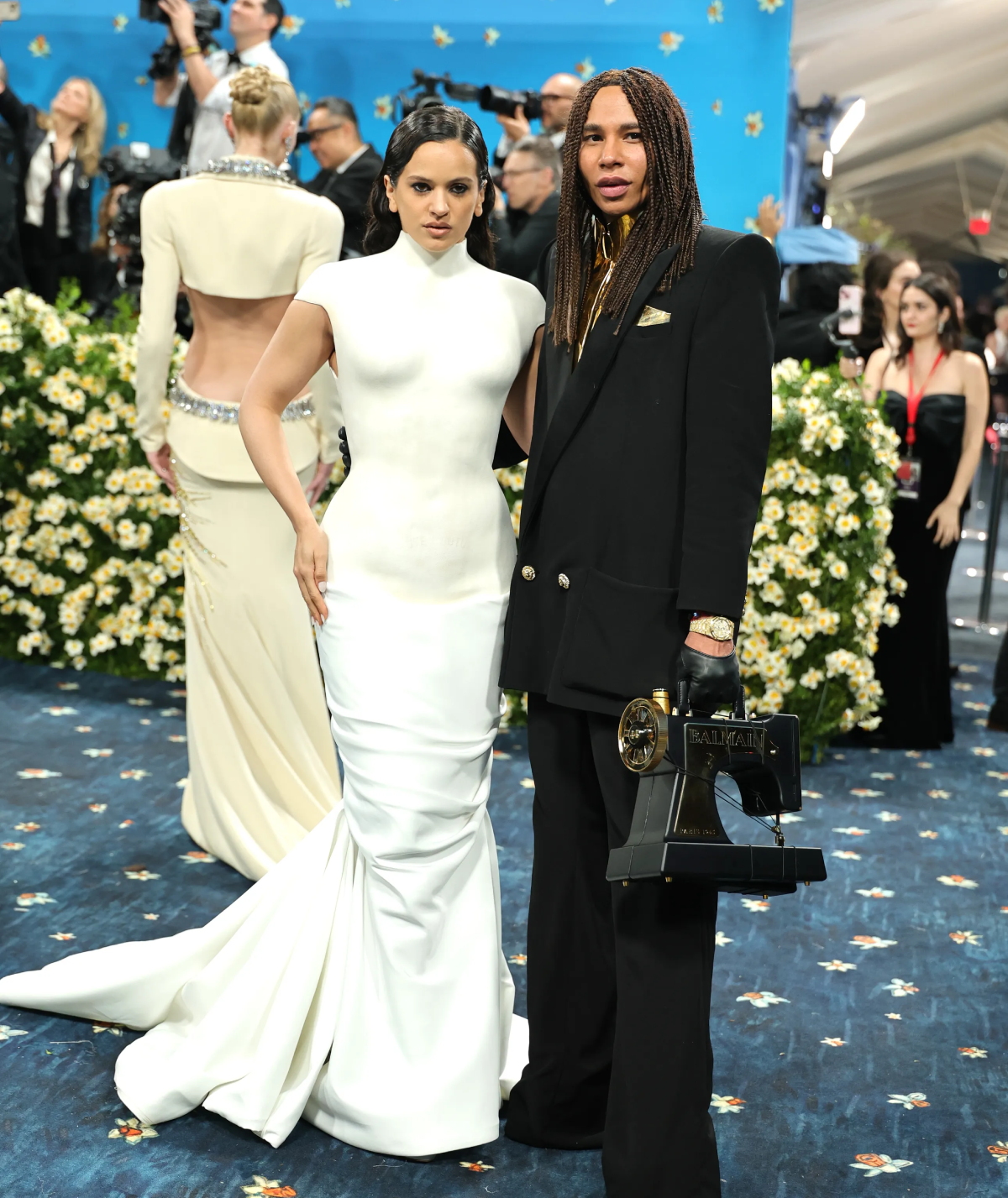 Balmain, Olivier Rousteing, მეთ გალა 2025, საუკეთესო აქსესუარები მეთ გალაზე, rosalia, როსალია,