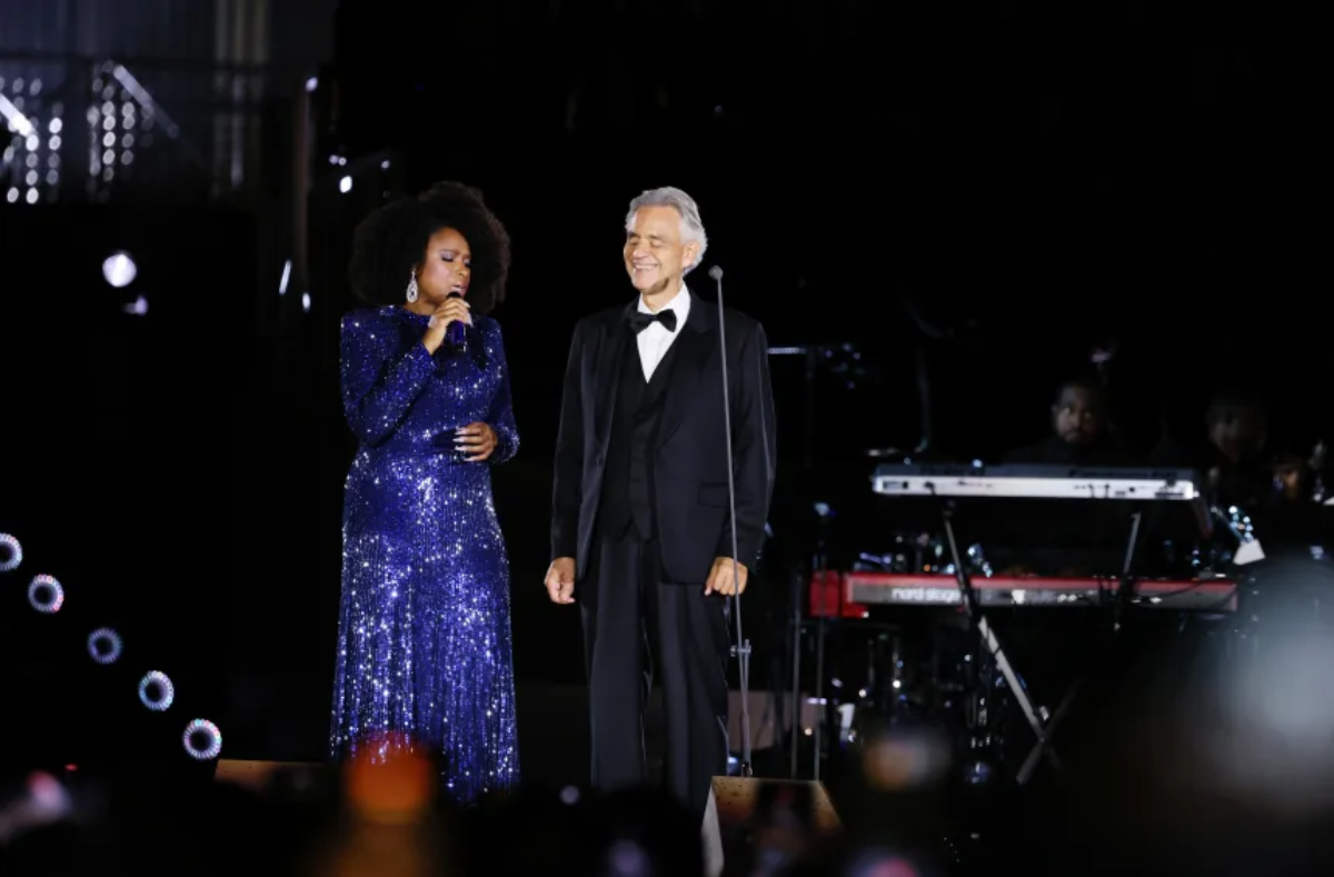 Jennifer Hudson Andrea Bocelli, ჯენიფერ ჰადსონი, ანდრეა ბოჩელი, ვატიკანი, ვატიკანი კონცერტი, წმინდა პეტრეს მოედანი