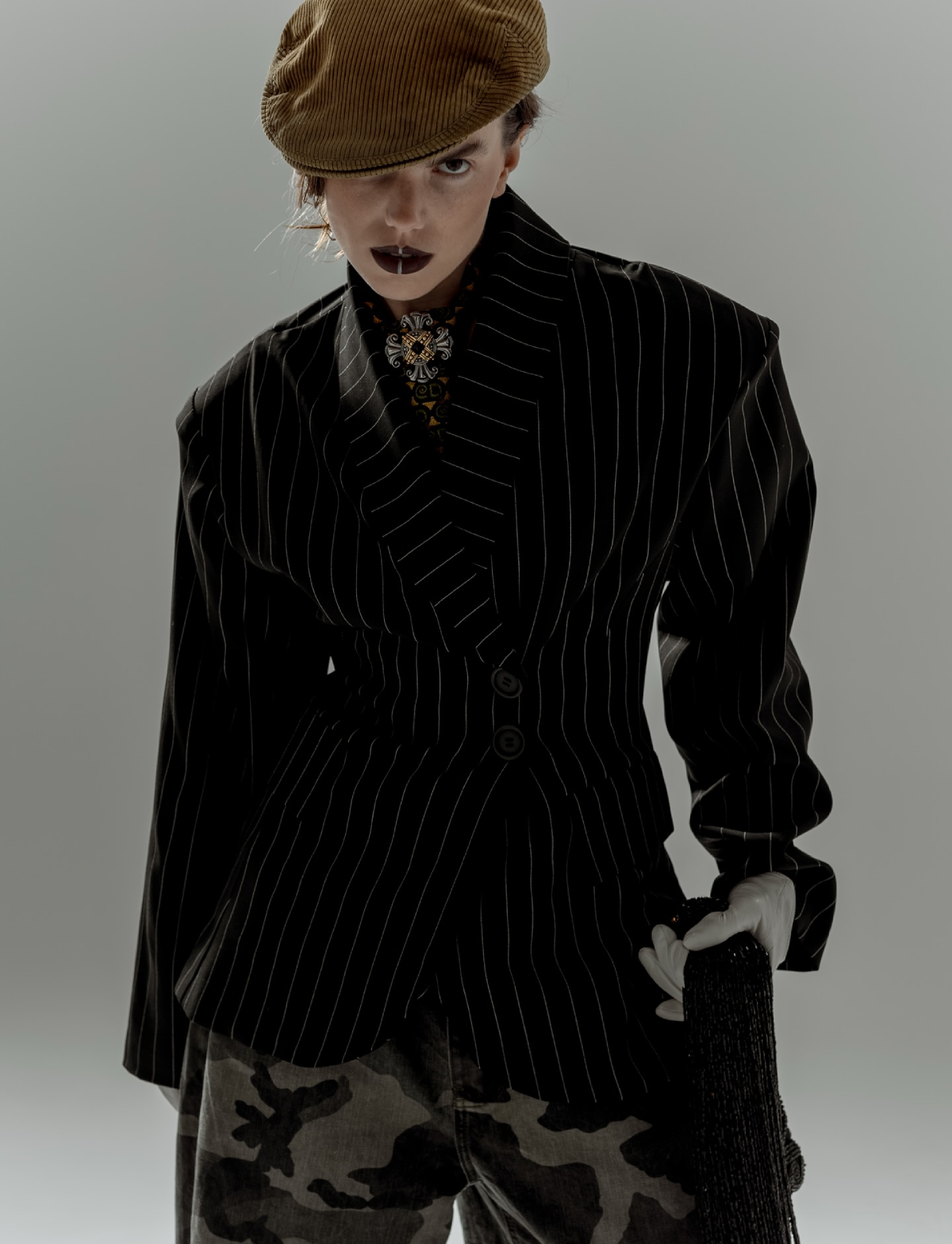 Allie Collection, ქართული ბრენდი ALLIE, ელენე მიქავა, ზოლიანი პიჯაკი, შავი პიჯაკი