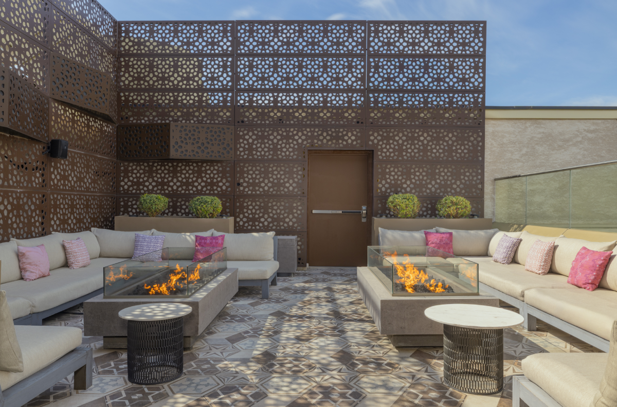 ATI rooftop restaurant, ATI რუფტოპ რესტორანი, შერატონ გრანდ მეტეხი პალასი