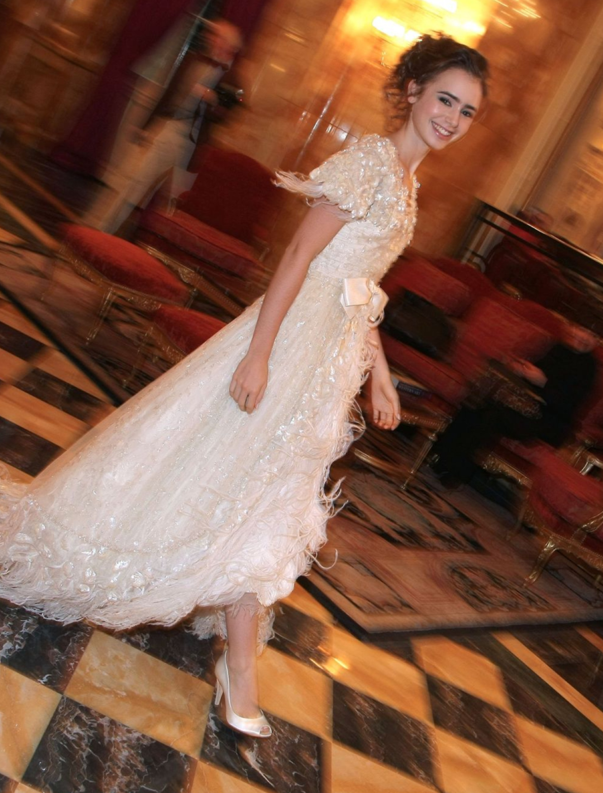 Le Bal, Lilly Collins 