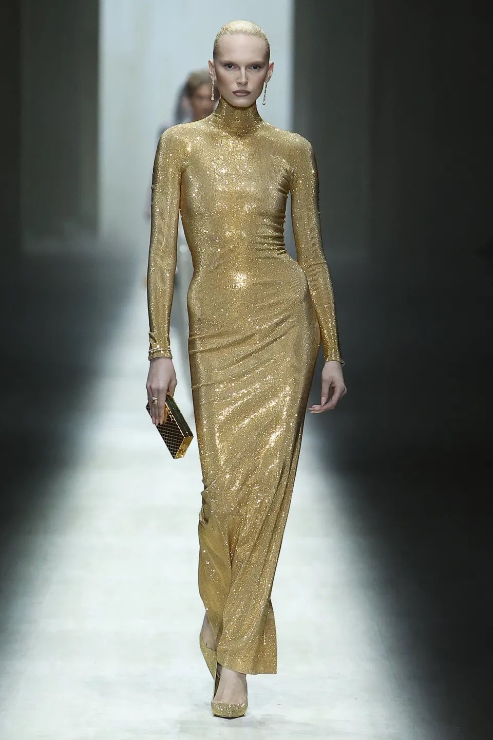 Alex Consani, ალექს კონსანი, Gucci, Demna Gvasalia, Milan Fashion Week, მილანის მოდის კვირეული, დემნა გვასალია, გუჩი