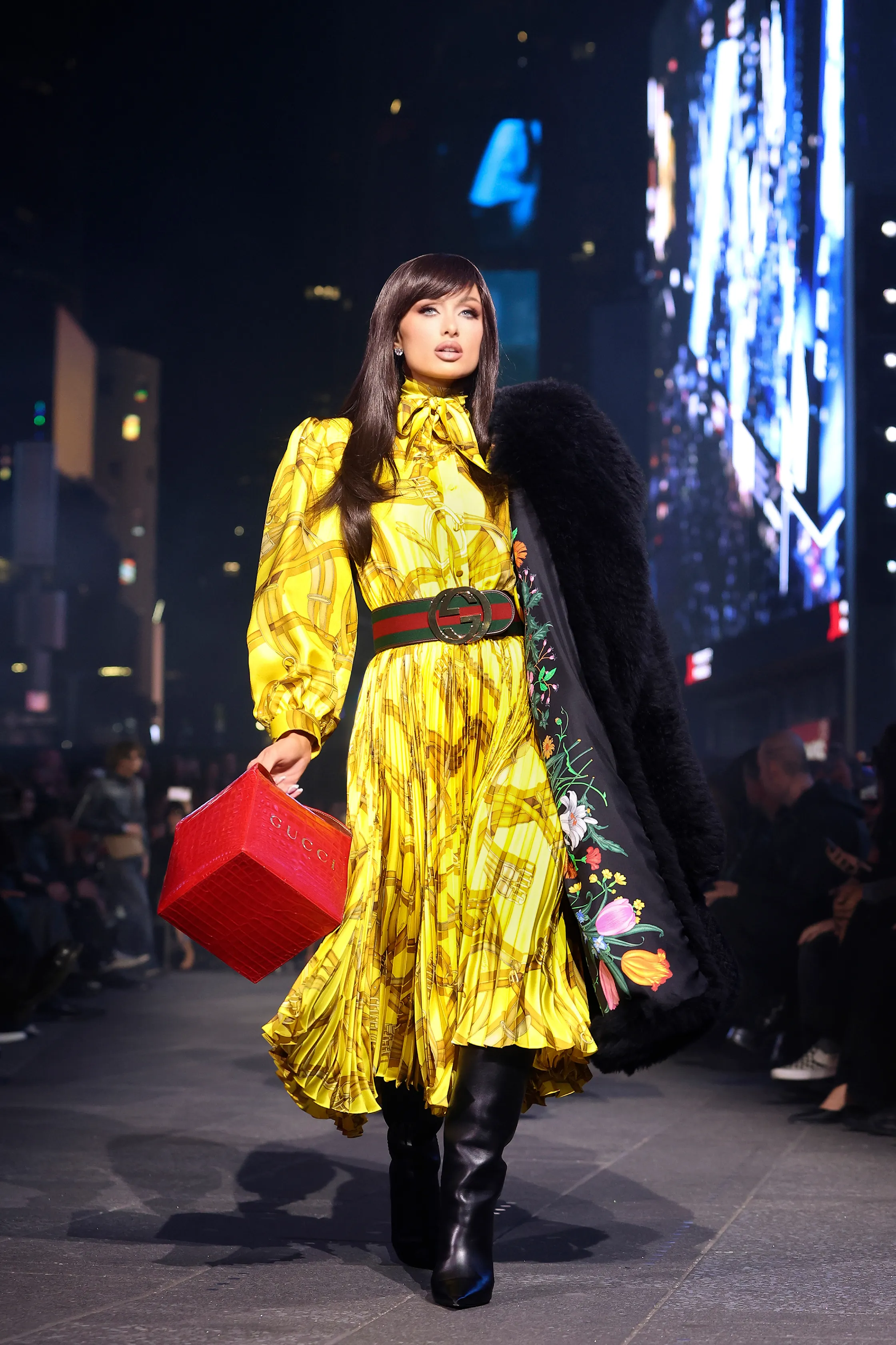 Gucci Resort 2027, Demna Gvasalia, Gucci Core collection, დემნა გვასალია, გუჩი, გუჩი რეზორტი 2027, პერის ჰილტონი