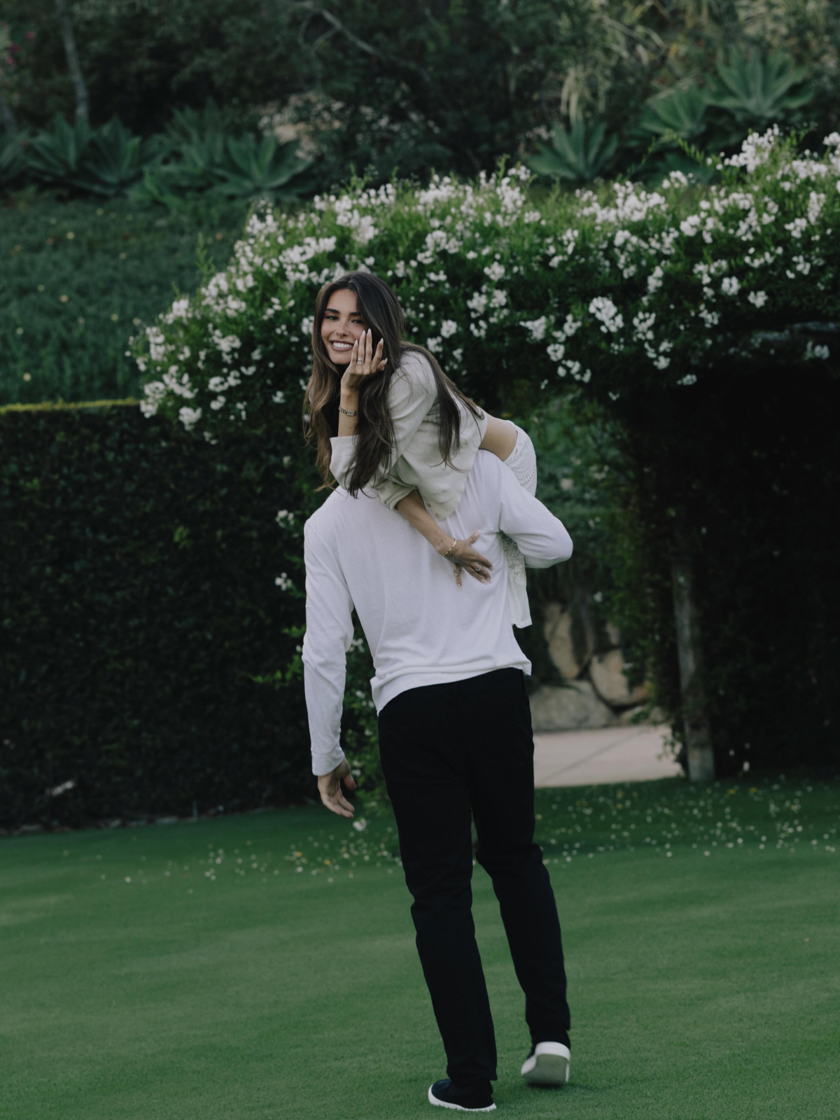 madison beer, engaged, მედისონ ბეარი დაინიშნა, ჯასტინ ჰერბერტი, nfl, ნიშნობა