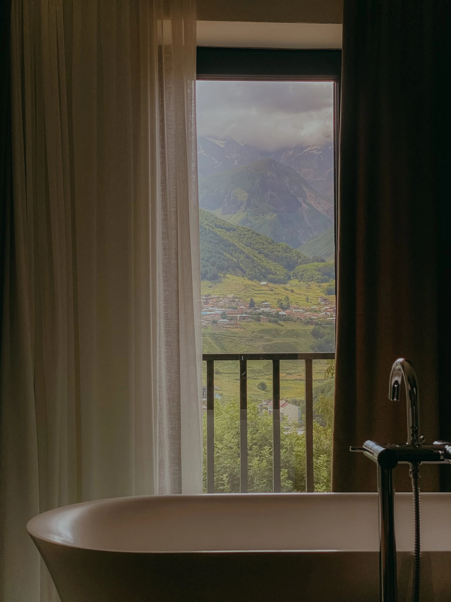 intourist kazbegi
